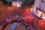红色海洋!近180万人参加西班牙夺冠游行,西贝莱斯广场12万人